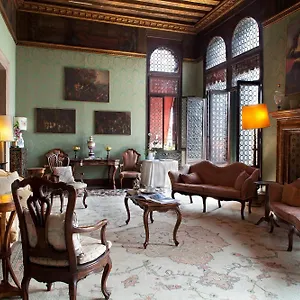 Palazzetto Pisani Grand Canal Venice